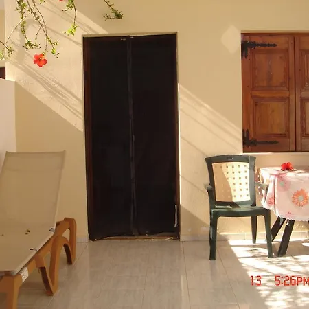 Zorbas Apartment Frangokastello